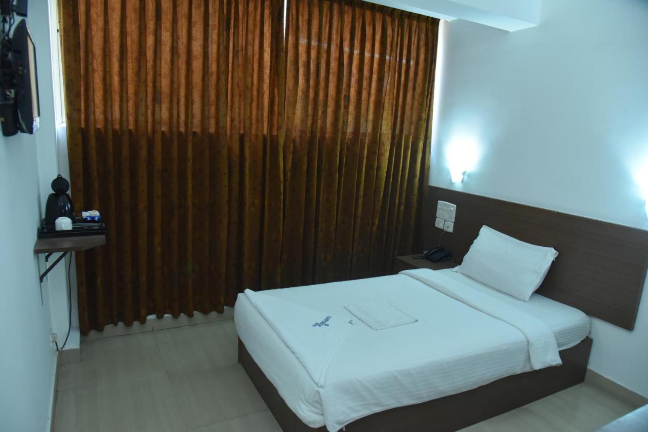 Emporium Hotel Μπανγκαλόρ Εξωτερικό φωτογραφία